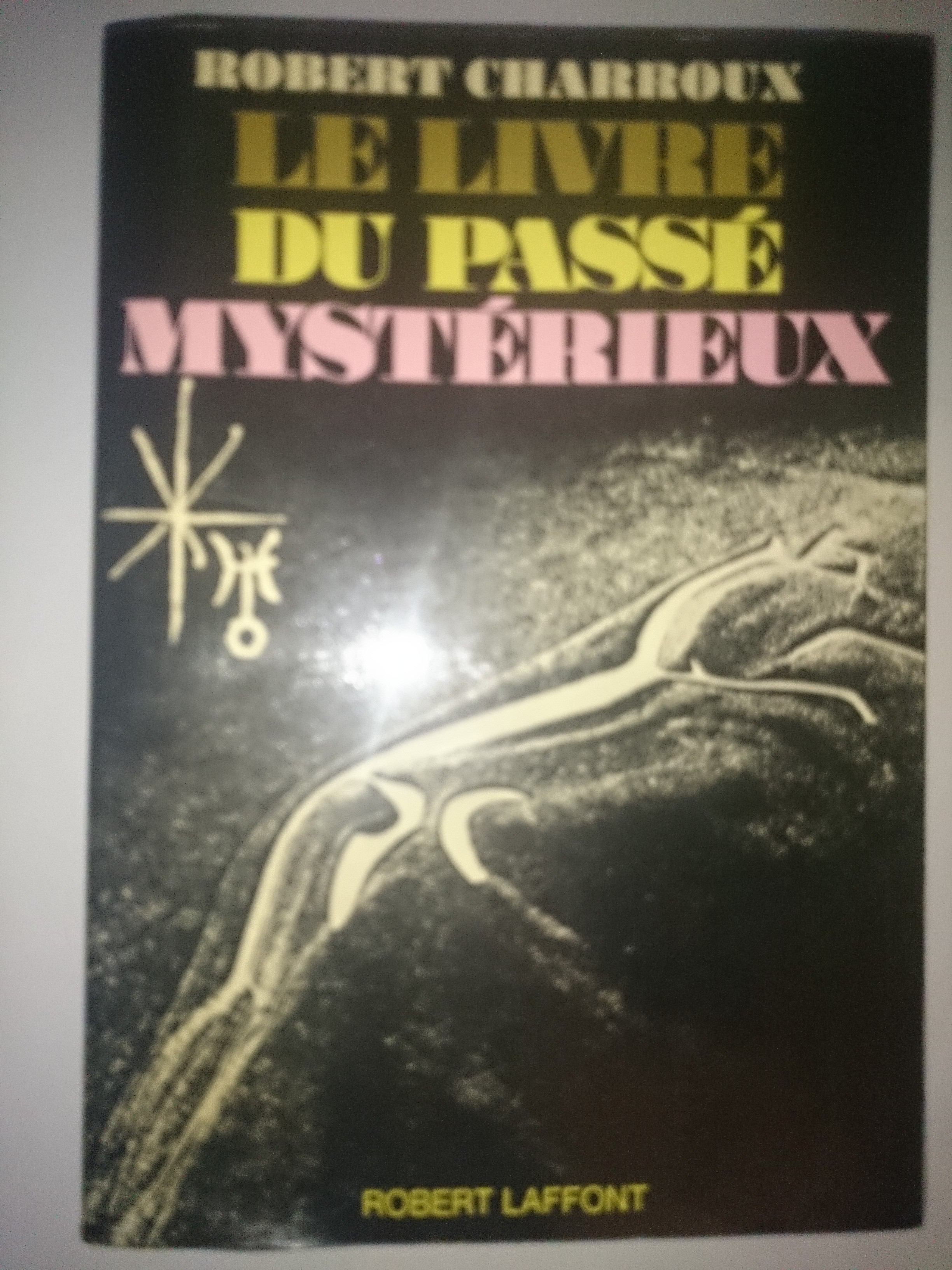 livre le livre du passé mystérieux