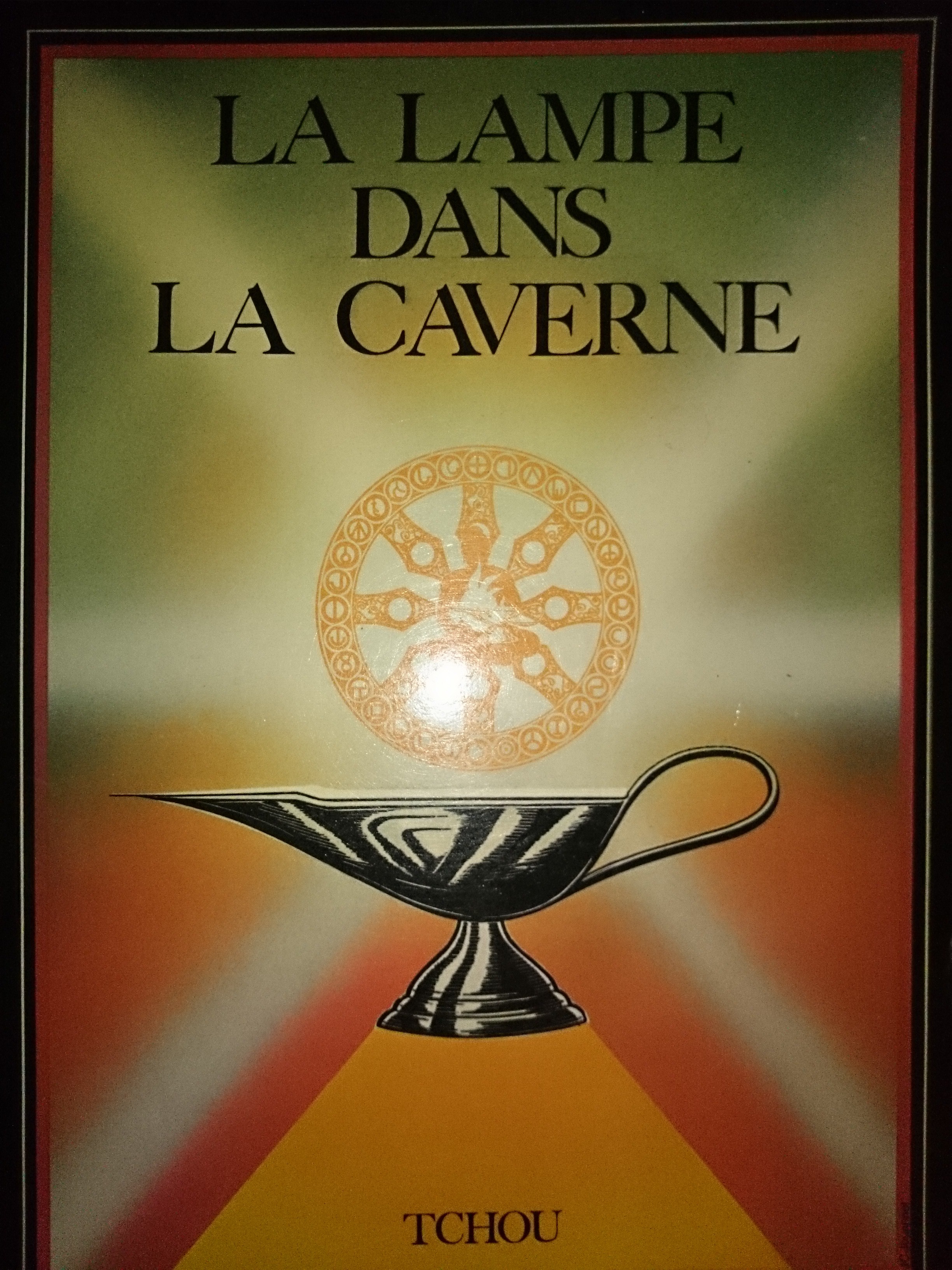 livre la lampe dans la caverne