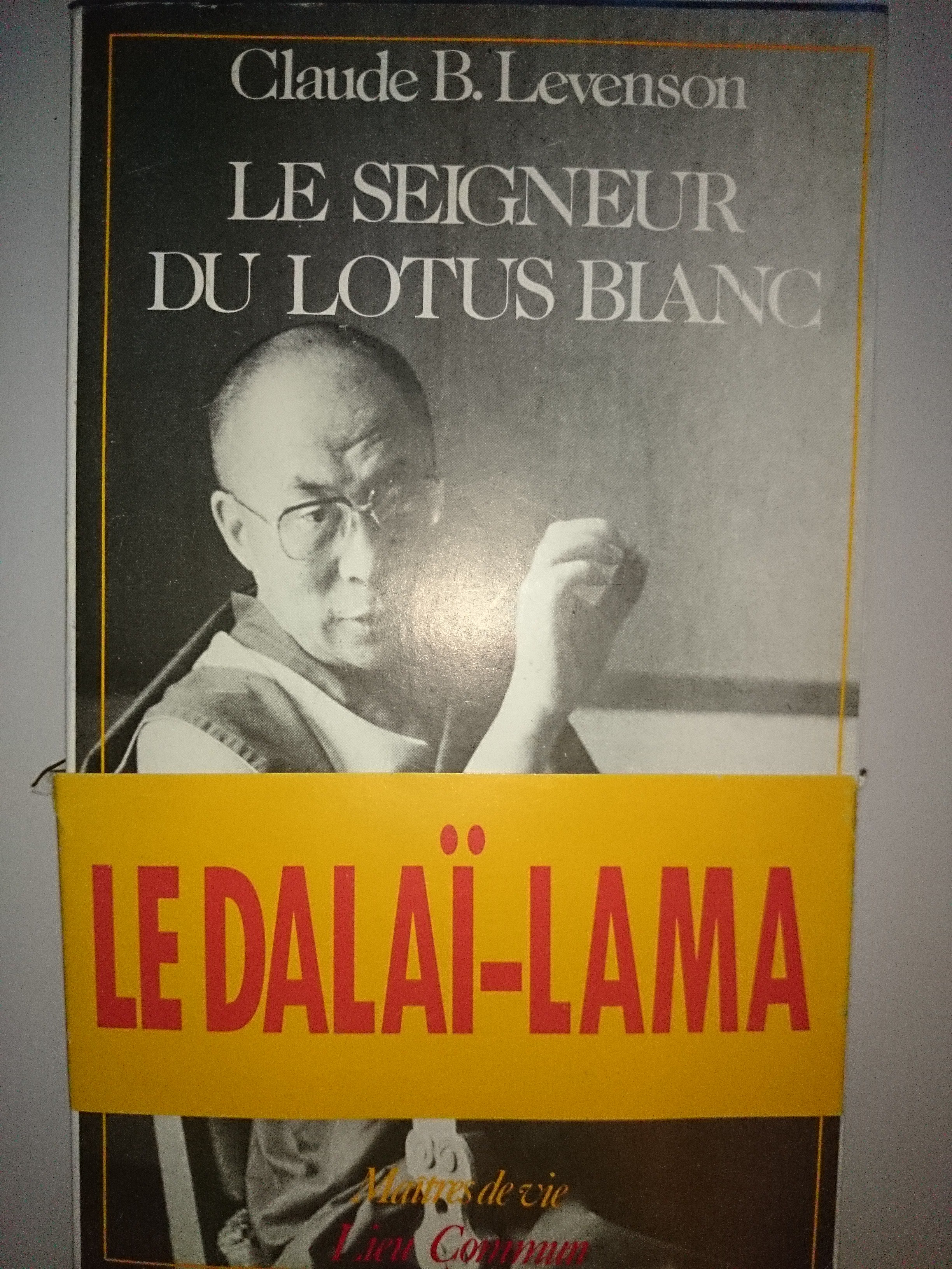 livre le seigneur du lotus blanc