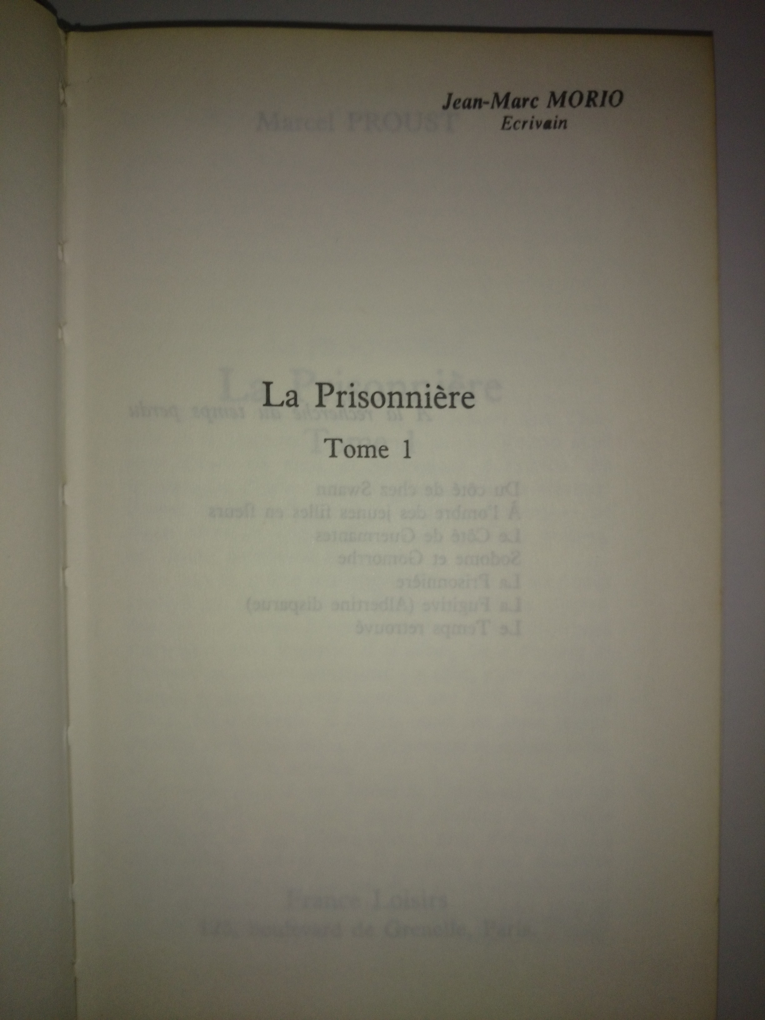 livre la prisonnière  tome 1